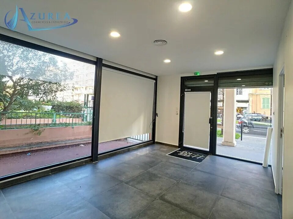 Retail in Nice for sale Building Photo- Image 1 of 8