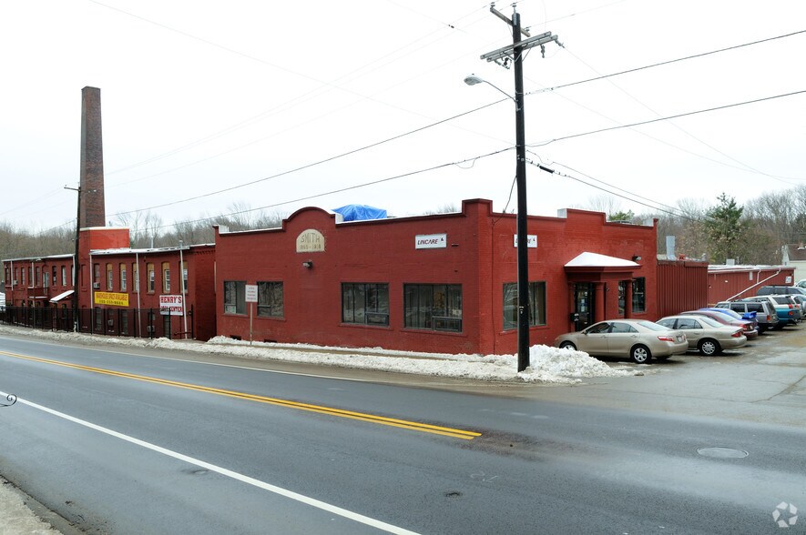 21-69 S Main St, Leicester, MA à vendre - Photo du bâtiment - Image 2 de 76