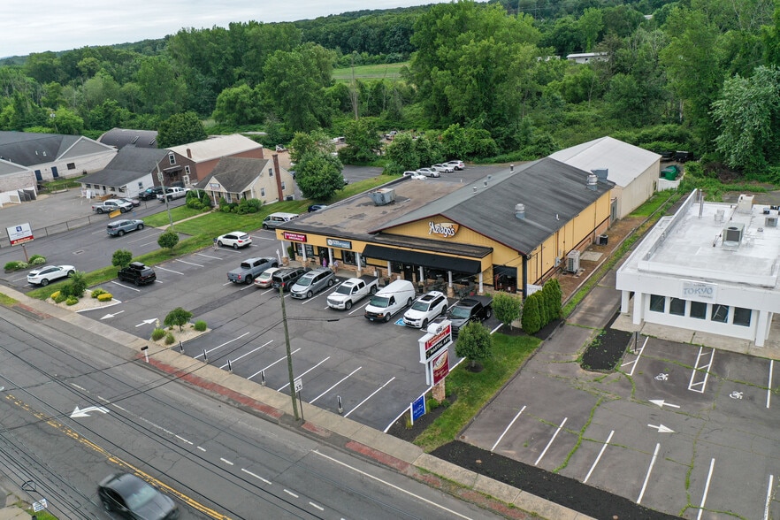 166 Queen St, Southington, CT for lease - Building Photo - Image 3 of 7