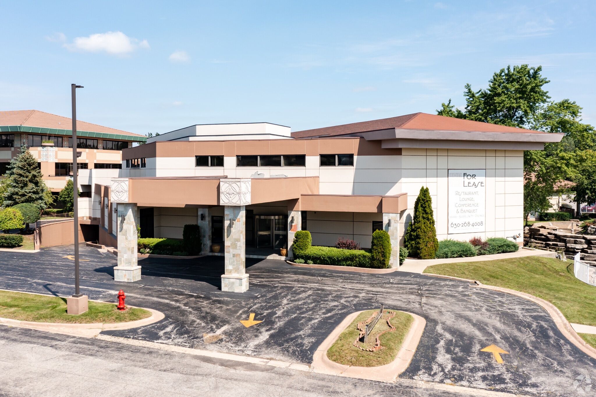 800-1000 Royce, Oakbrook Terrace, IL portefeuille de 2 propriétés à vendre sur LoopNet.ca Photo principale- Image 1 de 3