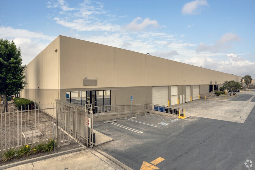 15151-15191 S Figueroa St, Gardena, CA for lease - Primary Photo - Image 1 of 7