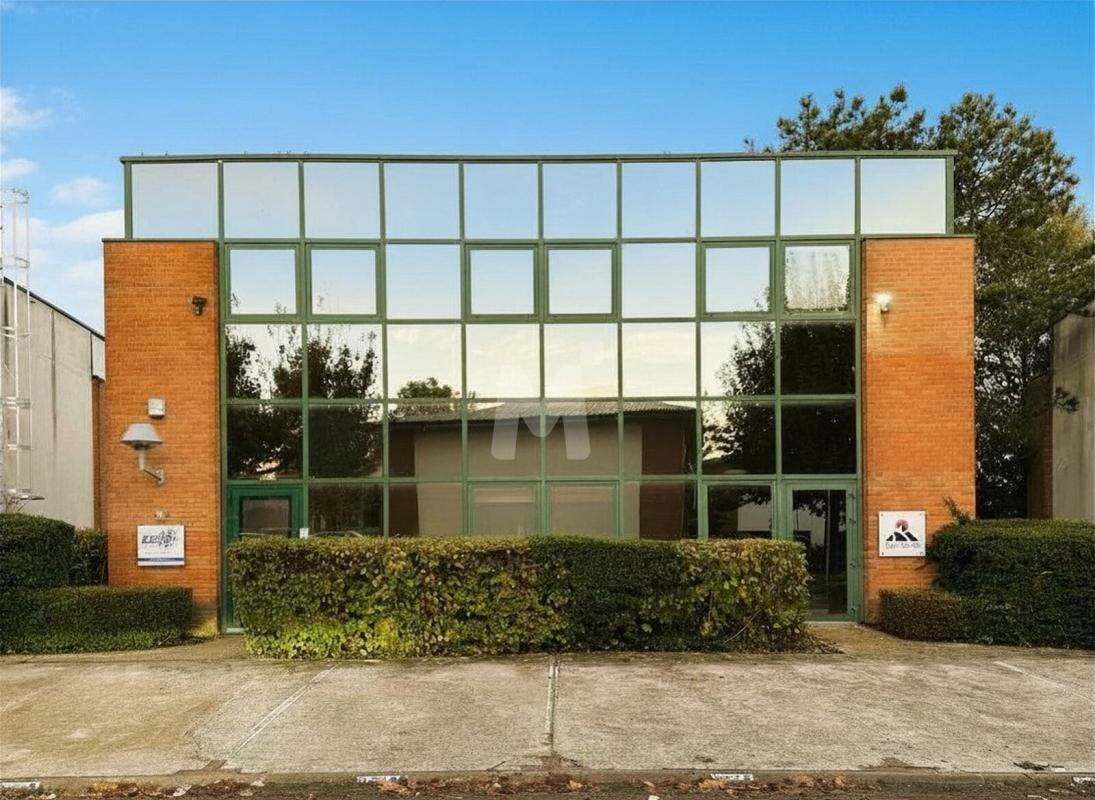 Flex dans Évry-Courcouronnes à louer Photo du bâtiment- Image 1 de 11