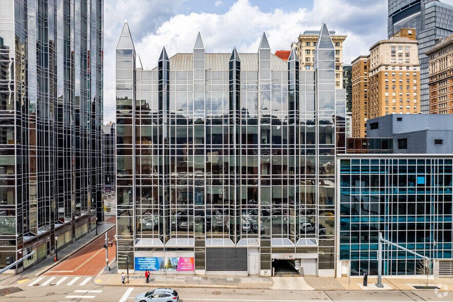 5 Ppg Pl, Pittsburgh, PA à louer - Photo du bâtiment - Image 2 de 6