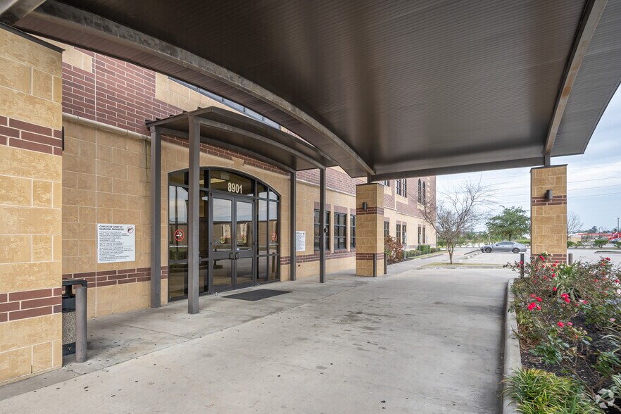 8901 FM 1960 Bypass Rd W, Humble, TX à louer - Photo du bâtiment - Image 3 de 4