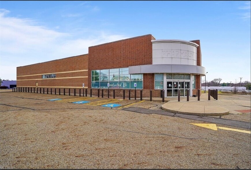 7800 Cleveland Ave NW, North Canton, OH for sale - Building Photo - Image 1 of 30