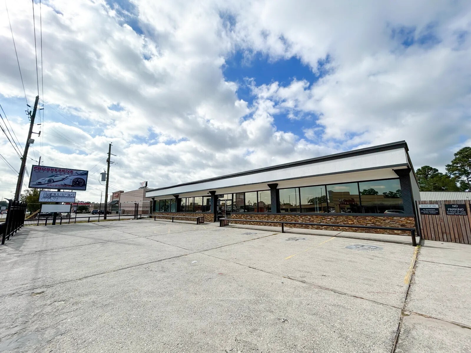 14037 Stuebner Airline Rd, Houston, TX à vendre Photo du bâtiment- Image 1 de 11