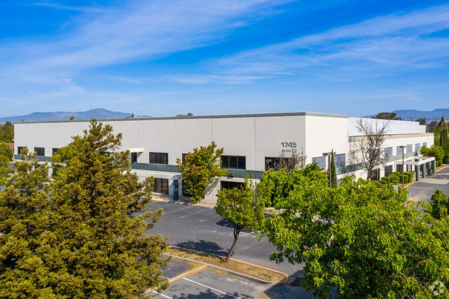 1745 Enterprise Dr, Fairfield, CA for lease - Building Photo - Image 1 of 8