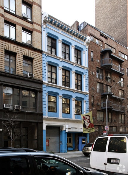 827-829 Broadway, New York, NY for lease - Primary Photo - Image 3 of 4