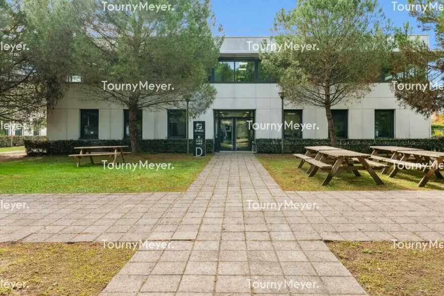 Office in Mérignac for lease - Building Photo - Image 1 of 7