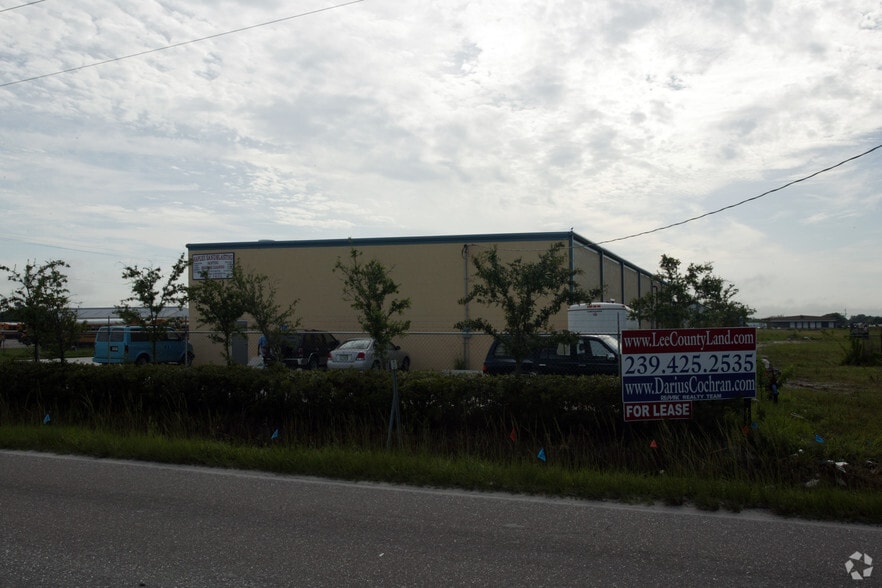 2829 Ford Street Ext, Fort Myers, FL for lease - Building Photo - Image 3 of 5