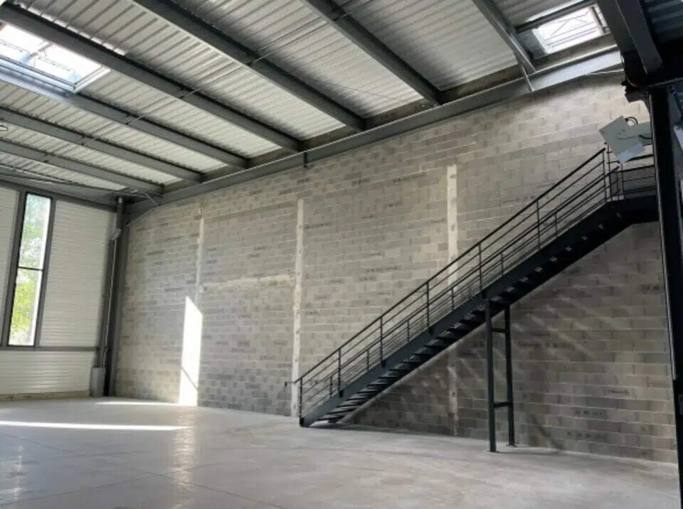 Flex in Fenouillet for lease Building Photo- Image 1 of 6