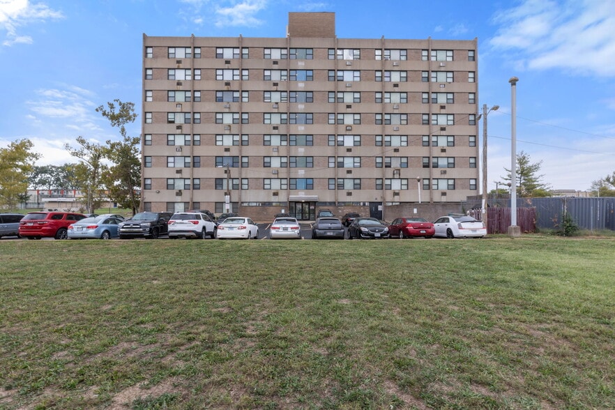 1600-1610 N Kingshighway Blvd, Saint Louis, MO for sale - Building Photo - Image 1 of 8
