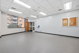 75 Pleasant St, Malden, MA à louer Photo intérieure- Image 2 de 2