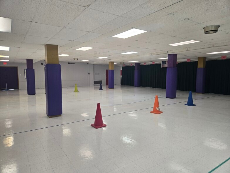 3400 Dennison Ave, Drexel Hill, PA à louer - Photo du bâtiment - Image 2 de 5