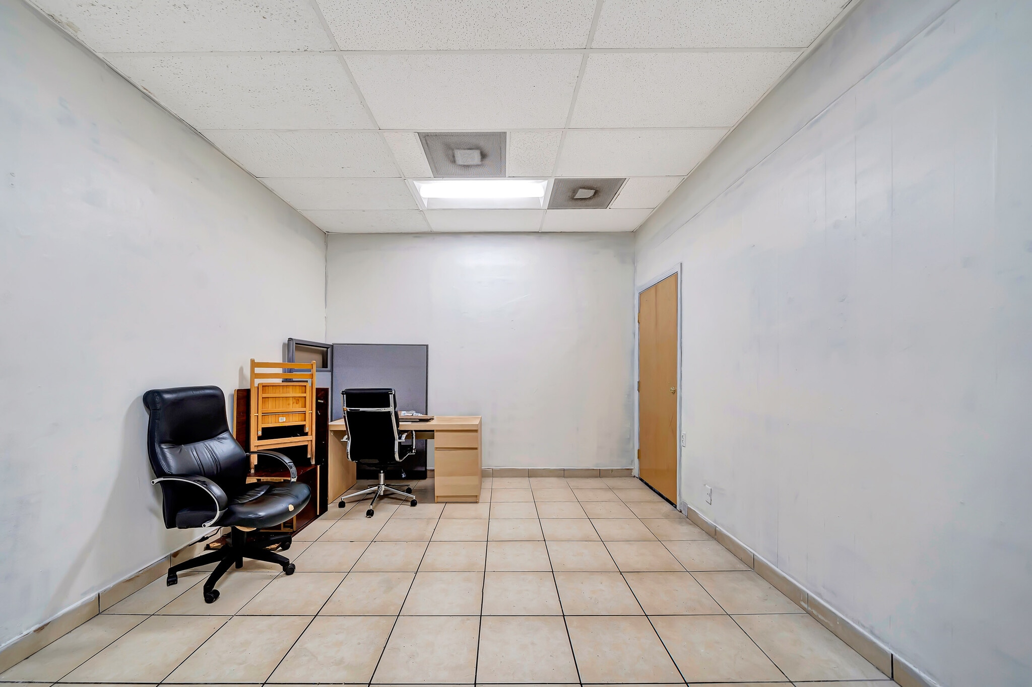 14416 Victory Blvd, Van Nuys, CA à louer Photo intérieure- Image 1 de 5