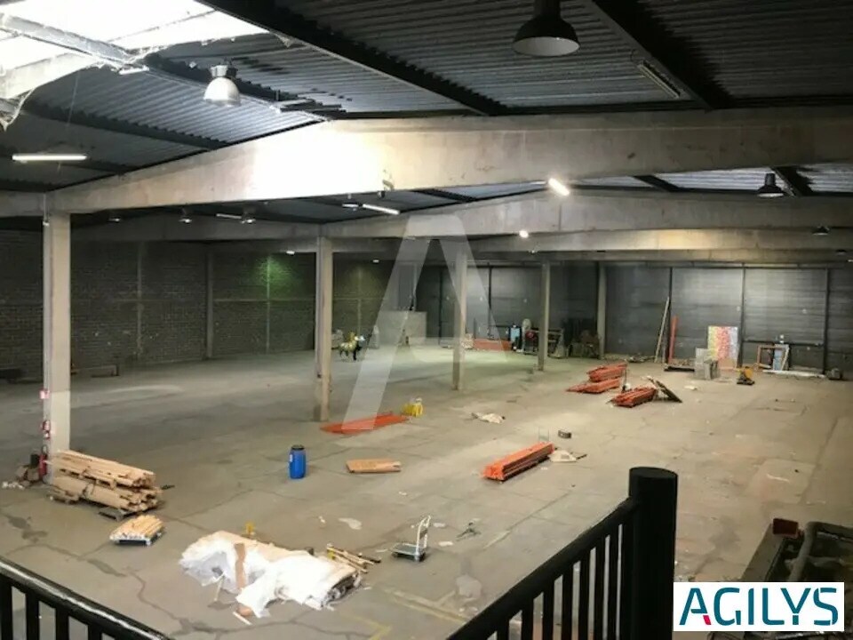 Industrial in Morangis for lease Construction Photo- Image 1 of 6