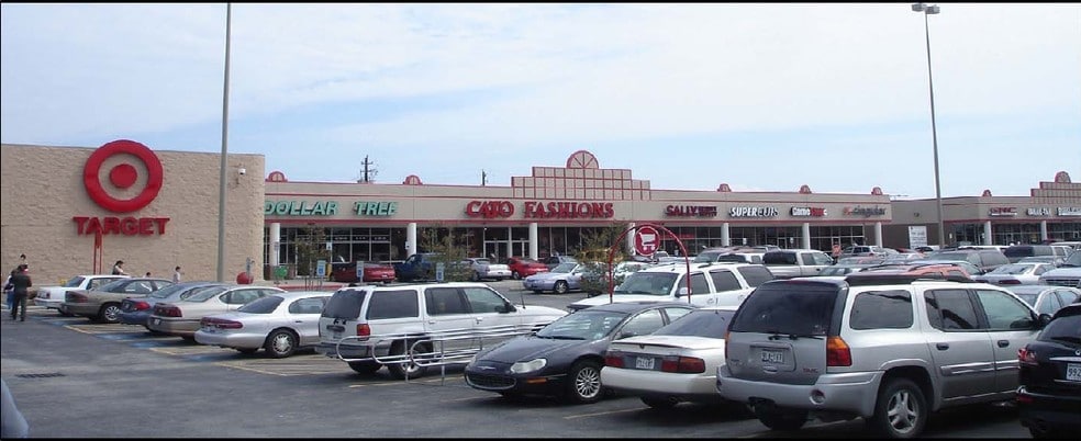 4508 Garth Rd, Baytown, TX for lease - Building Photo - Image 2 of 5