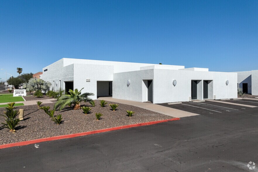 1525 N Granite Reef Rd, Scottsdale, AZ à vendre - Photo du bâtiment - Image 2 de 23