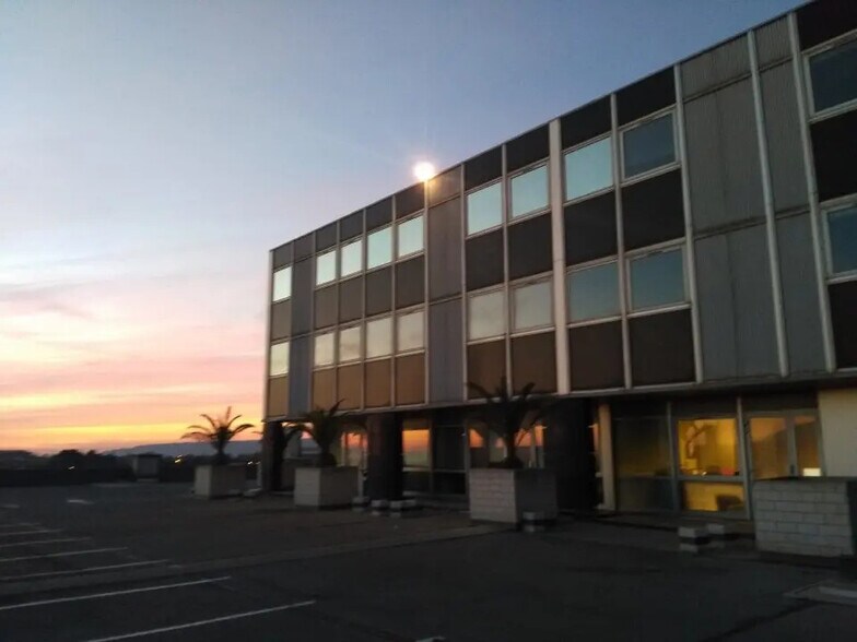 29 Boulevard Gay Lussac, Marseille à louer - Photo du bâtiment - Image 2 de 11