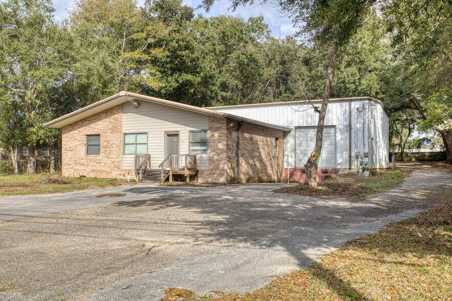 1014 Creighton Rd, Pensacola, FL for lease - Building Photo - Image 2 of 40