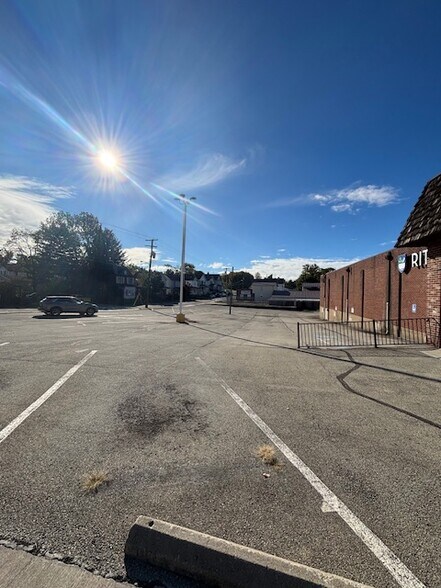 262 Connellsville St, Uniontown, PA à vendre - Photo du bâtiment - Image 3 de 8