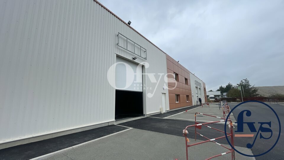 Flex dans Chassieu à louer - Photo du bâtiment - Image 2 de 11