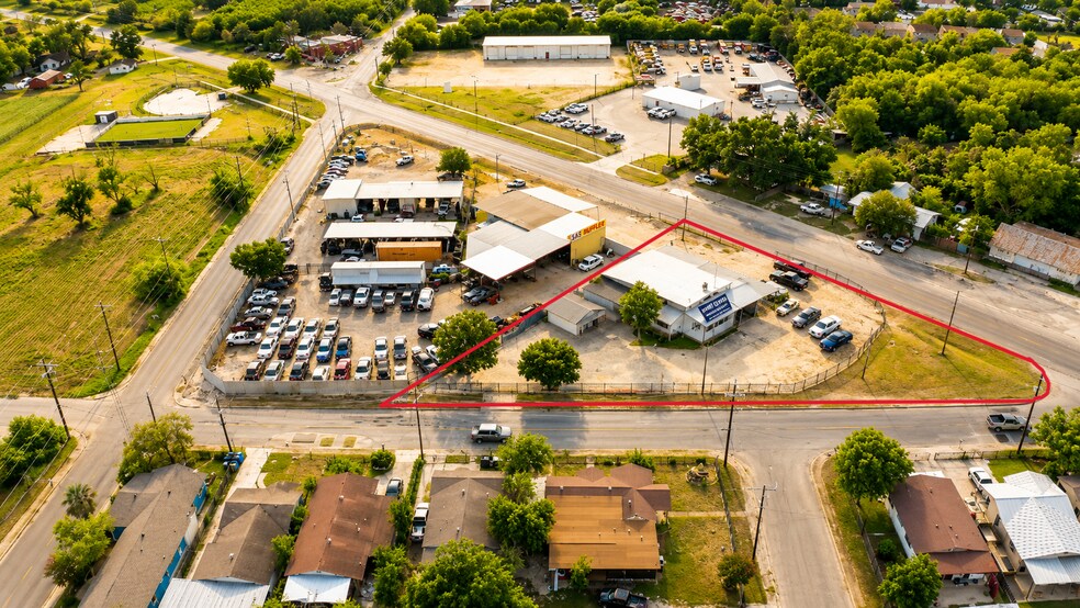 7402 New Laredo Hwy, San Antonio, TX à vendre - Photo du bâtiment - Image 3 de 19