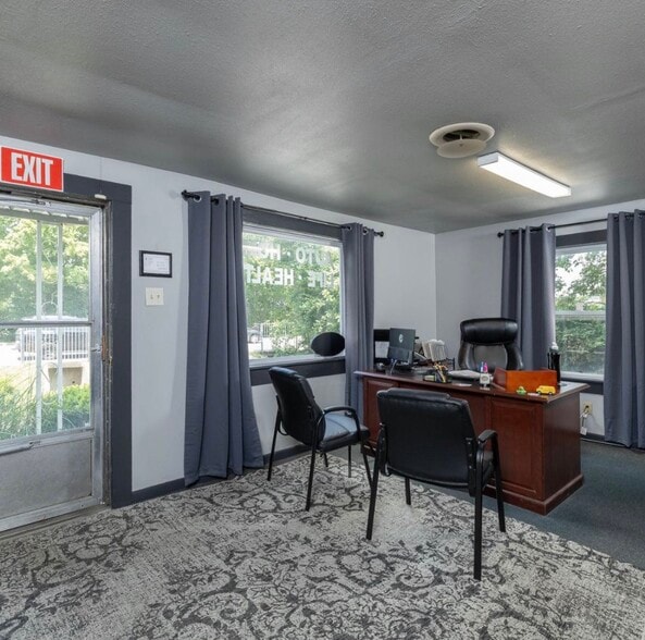 1722 N Gregg Ave, Fayetteville, AR for sale - Building Photo - Image 3 of 7