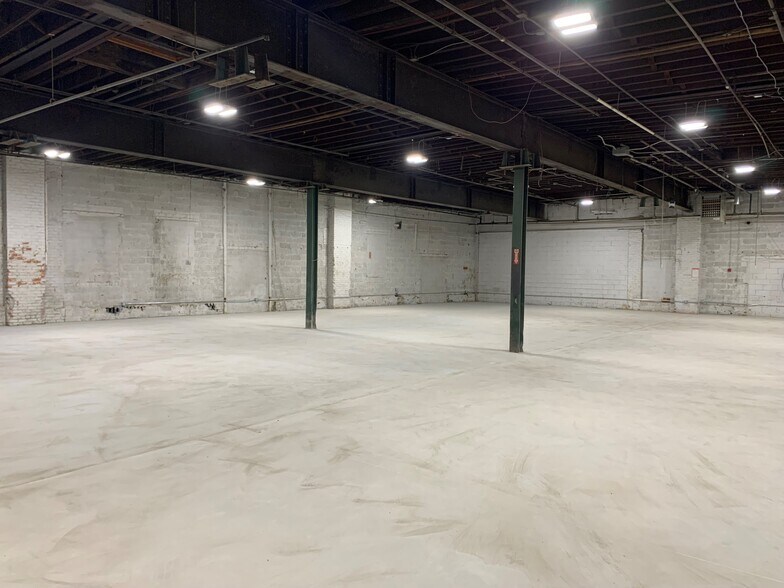 150 Nassau Terminal Rd, New Hyde Park, NY à louer - Photo intérieure - Image 1 de 4