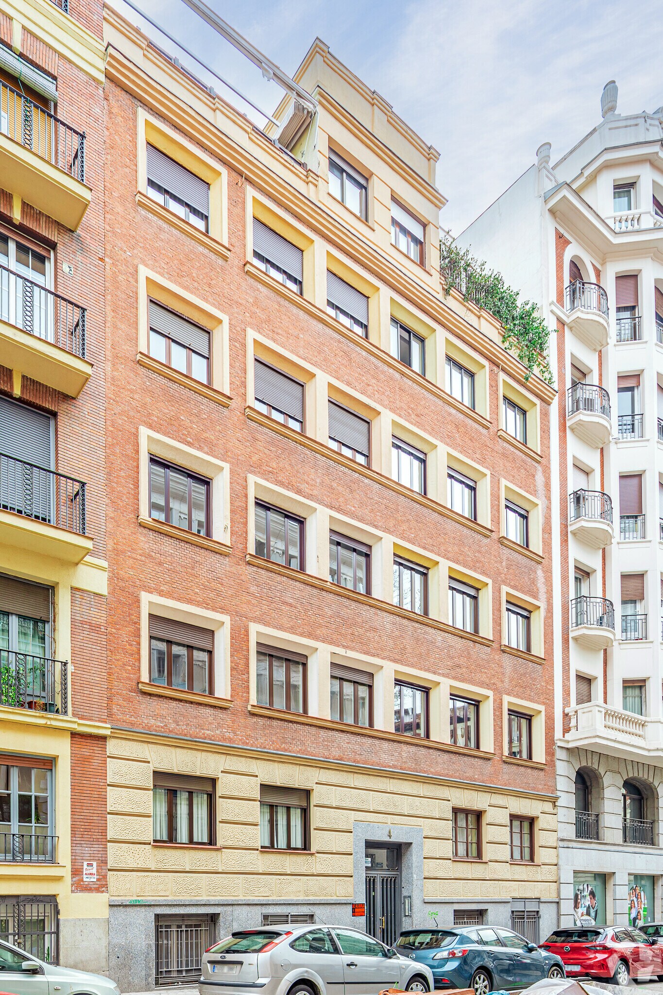 Calle Eguilaz, 4, Madrid, Madrid for sale Primary Photo- Image 1 of 3