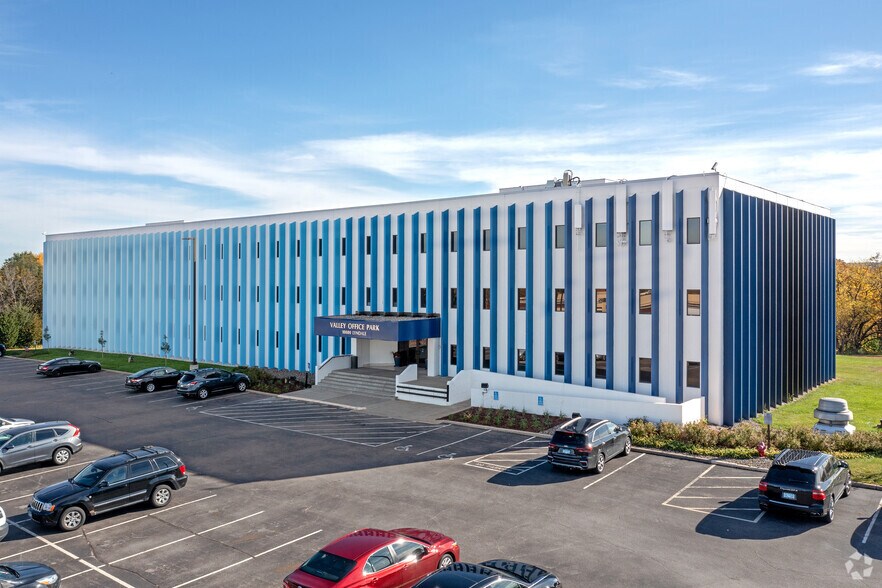 10800 Lyndale Ave S, Bloomington, MN à louer - Photo du bâtiment - Image 2 de 31