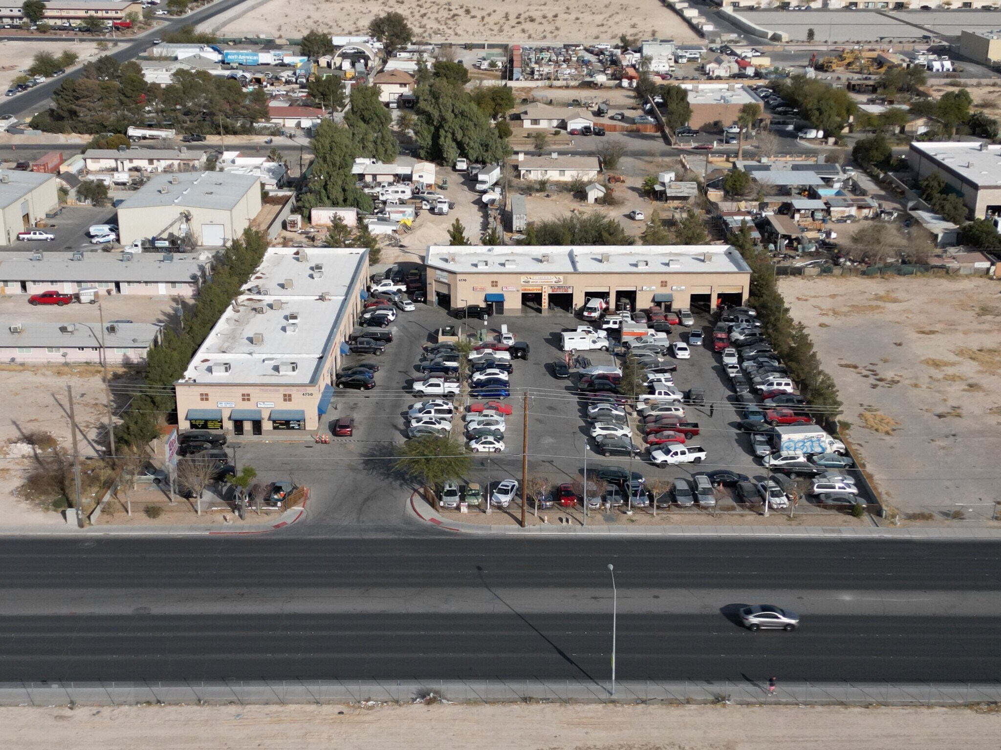 4750 E Lake Mead Blvd, Las Vegas, NV à vendre Photo du bâtiment- Image 1 de 7