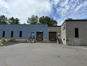 15 Commerce Rd, Newtown, CT for lease Interior Photo- Image 2 of 6