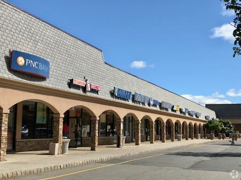 465 S Finley Ave, Basking Ridge, NJ à louer - Photo du bâtiment - Image 2 de 5