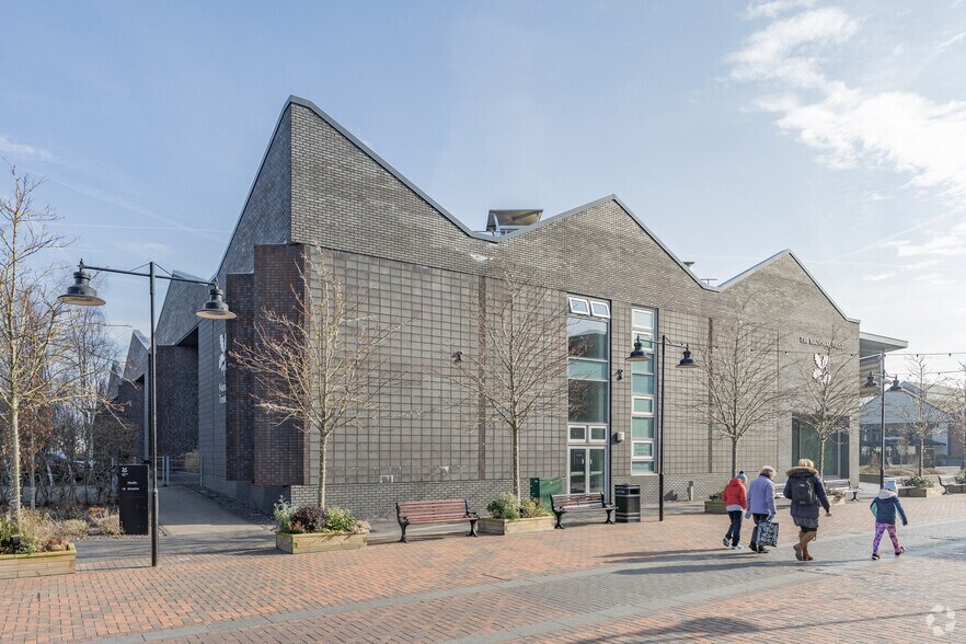 Kemble Dr, Swindon à vendre - Photo du bâtiment - Image 3 de 3