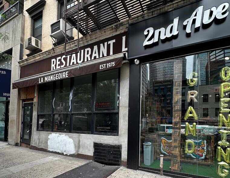 1004-1008 2nd Ave, New York, NY à louer - Photo du bâtiment - Image 2 de 2