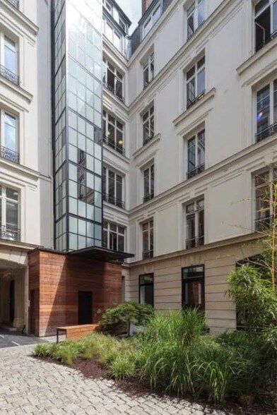 Bureau dans Paris à vendre - Photo du bâtiment - Image 3 de 10