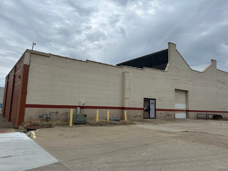 909 E Franklin St, Evansville, IN for lease - Building Photo - Image 2 of 3