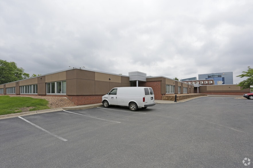 620 Mendelssohn Ave N, Golden Valley, MN for sale - Building Photo - Image 3 of 8