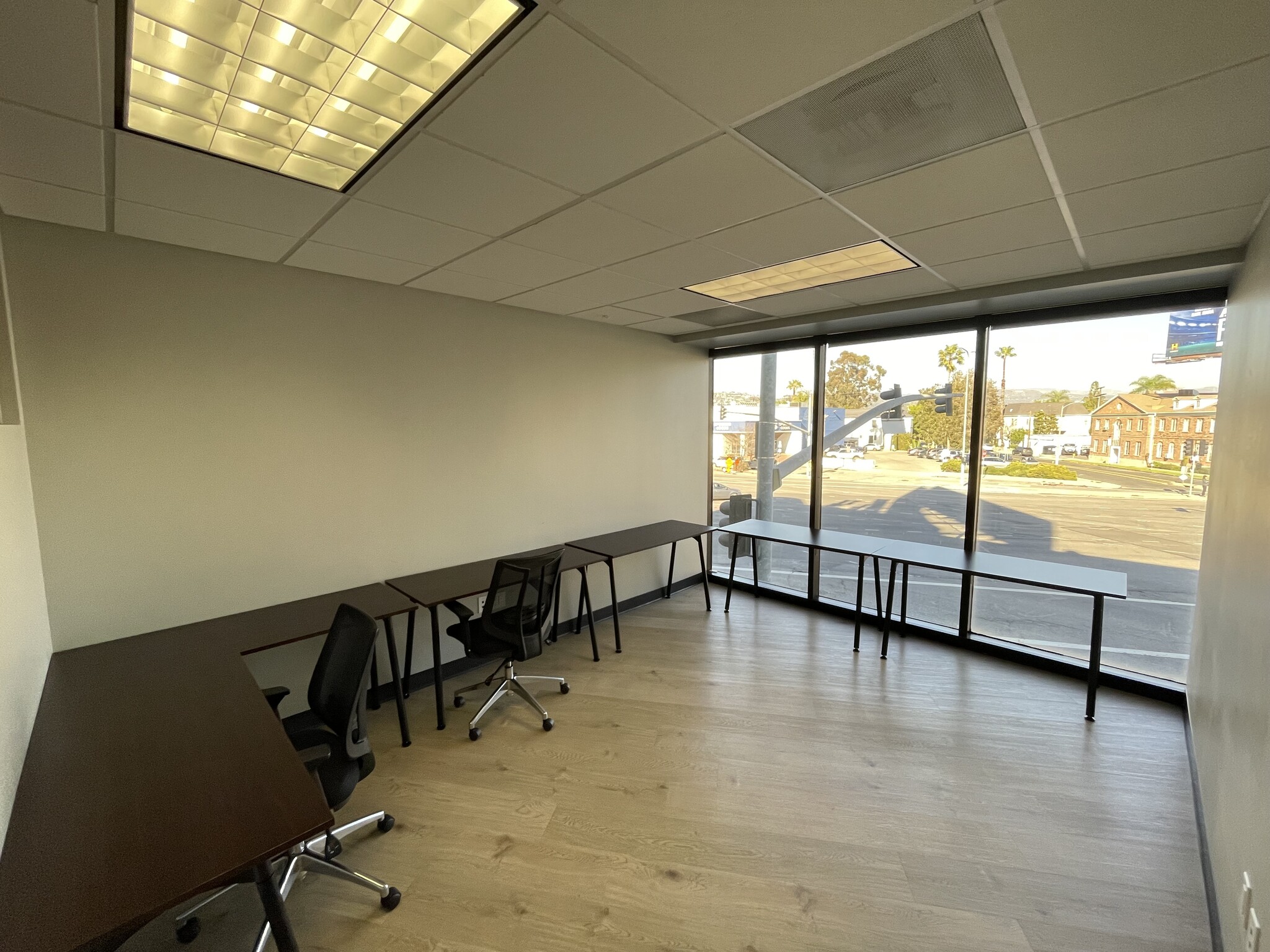 8200 Wilshire Blvd, Beverly Hills, CA for lease Interior Photo- Image 1 of 3