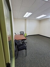7125 W Gunnison St, Harwood Heights, IL for lease Interior Photo- Image 2 of 6