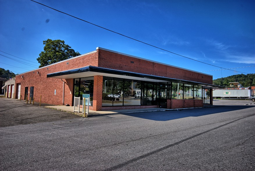 203 E First St, West Jefferson, NC à vendre - Photo du bâtiment - Image 1 de 1