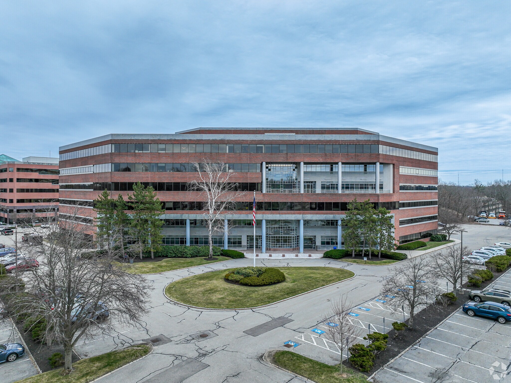 51 Sawyer Rd, Waltham, MA à louer Photo principale- Image 1 de 5