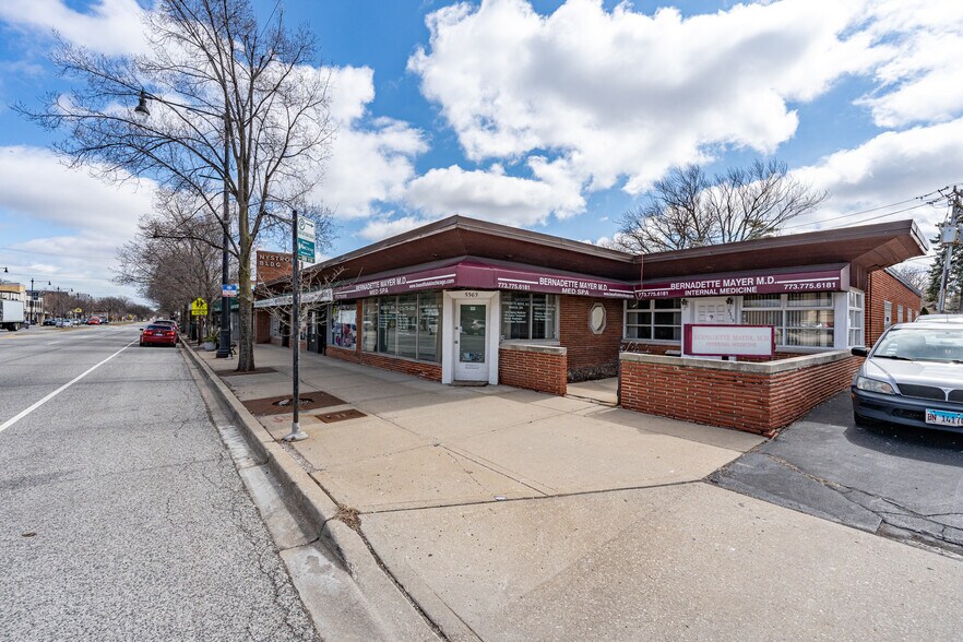 5355-5365 W Devon Ave, Chicago, IL à louer - Photo du bâtiment - Image 3 de 21