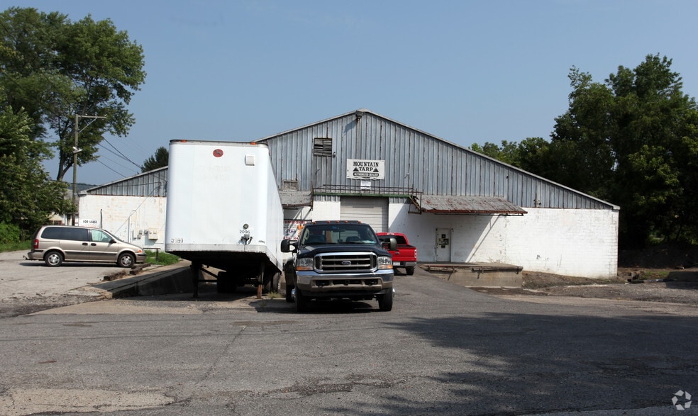 211 Swans Ln, Saint Albans, WV à vendre - Photo principale - Image 3 de 19