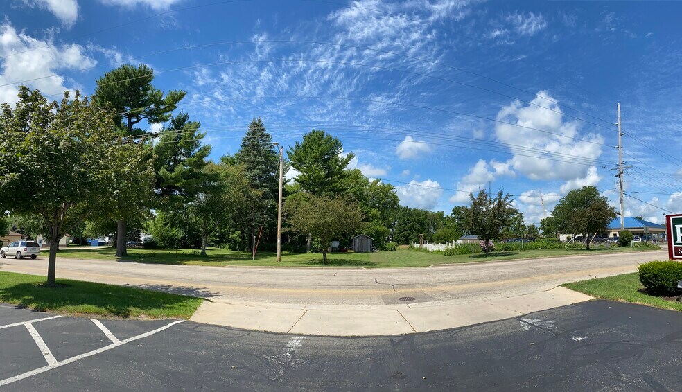 1114 N Johns St, Dodgeville, WI for sale - Primary Photo - Image 1 of 7