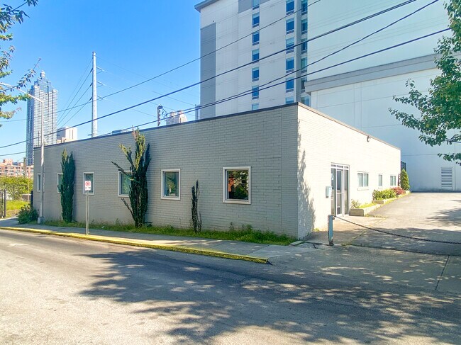 Plus de détails pour 381 Venable St NW, Atlanta, GA - Bureau à vendre