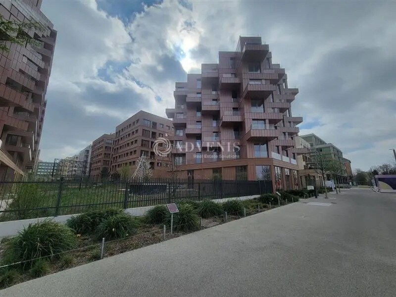 Retail in Saint-Ouen-sur-Seine for lease Building Photo- Image 1 of 7