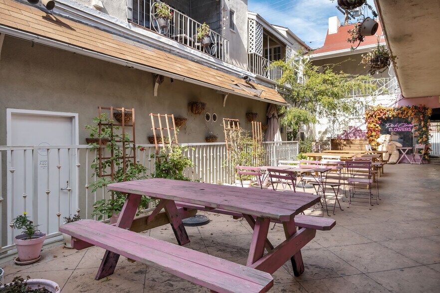 7467-7475 Melrose Ave, Los Angeles, CA à louer - Photo du bâtiment - Image 3 de 25