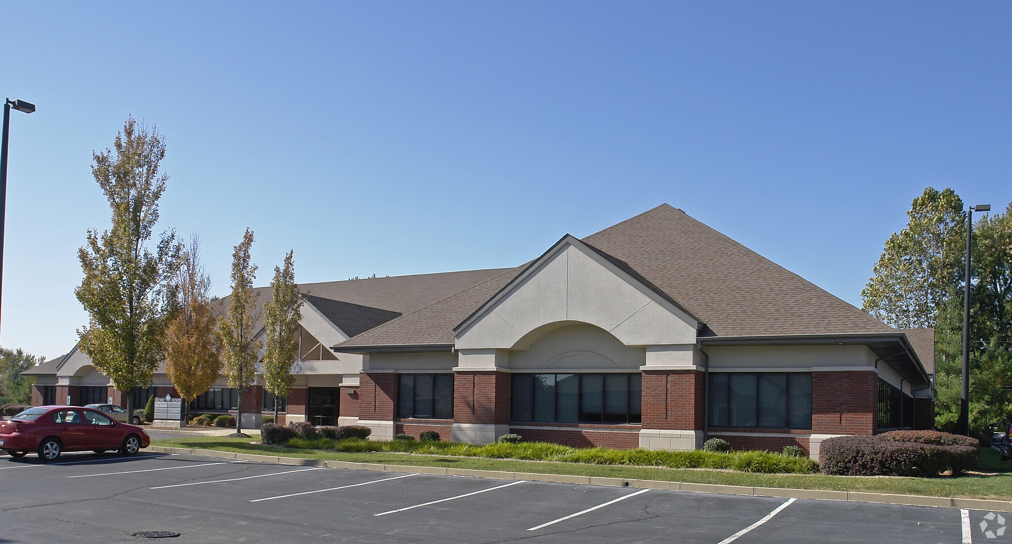 33 Bronze Pointe, Belleville, IL for lease Primary Photo- Image 1 of 3